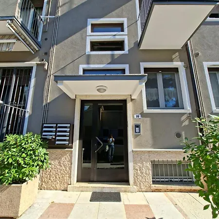 Lägenhet Center San Zeno